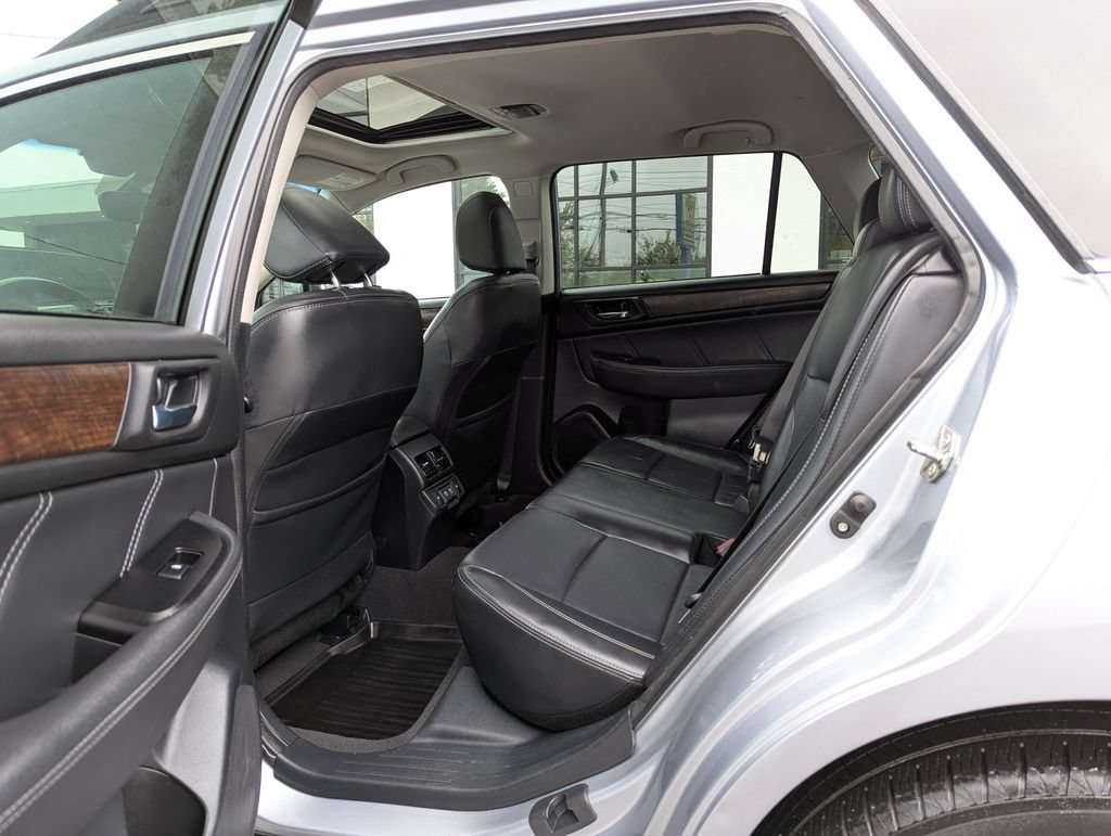 Used 2019 Subaru Outback 3.6R Limited AWD/4WD image 37