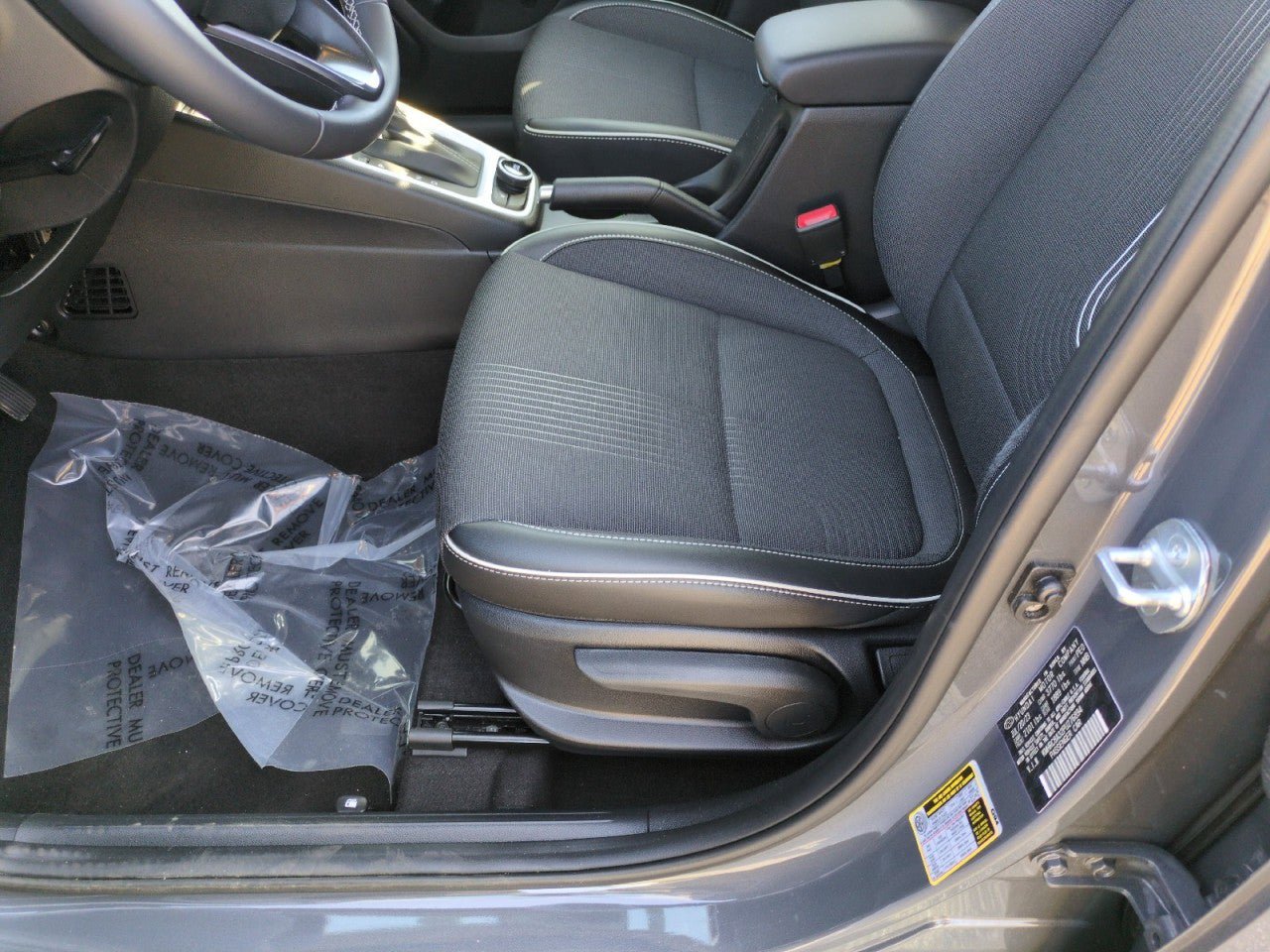 Used 2023 Hyundai Venue Limited w/ Cargo Package FWD image 16