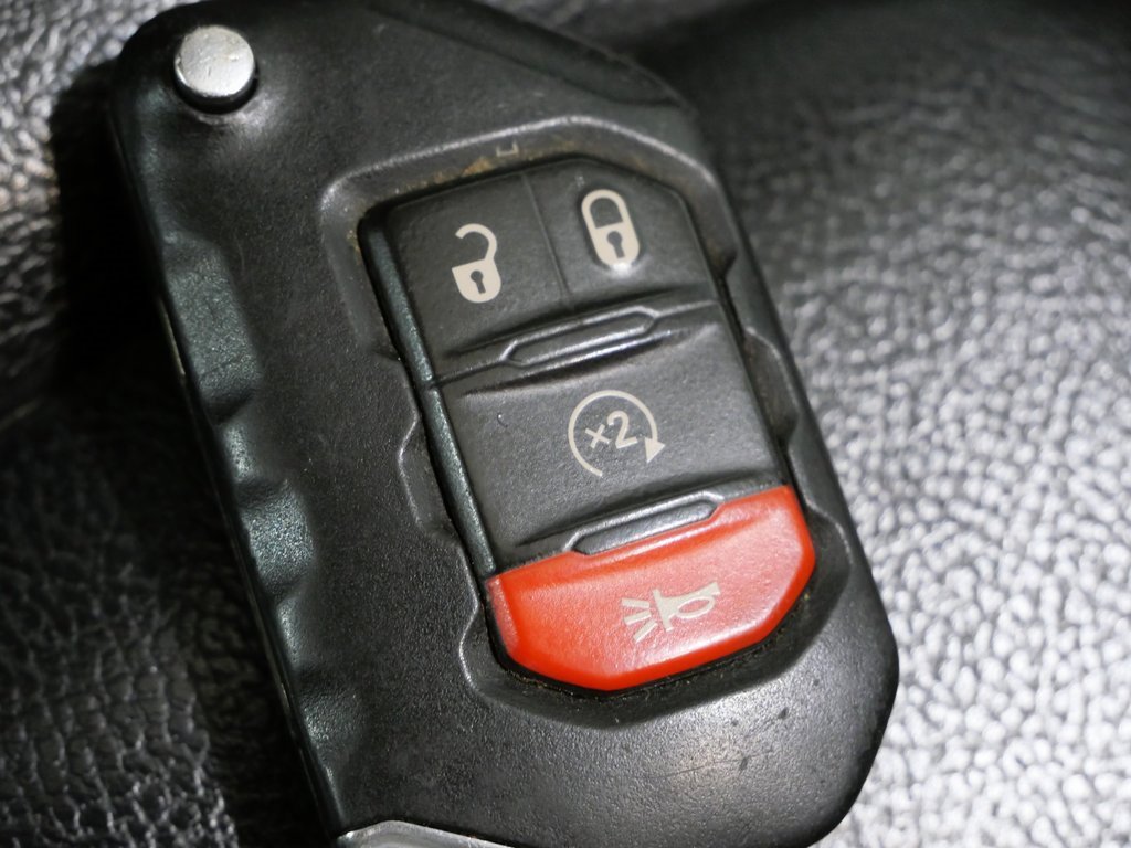 Used 2019 Jeep Wrangler Unlimited Sahara image 30