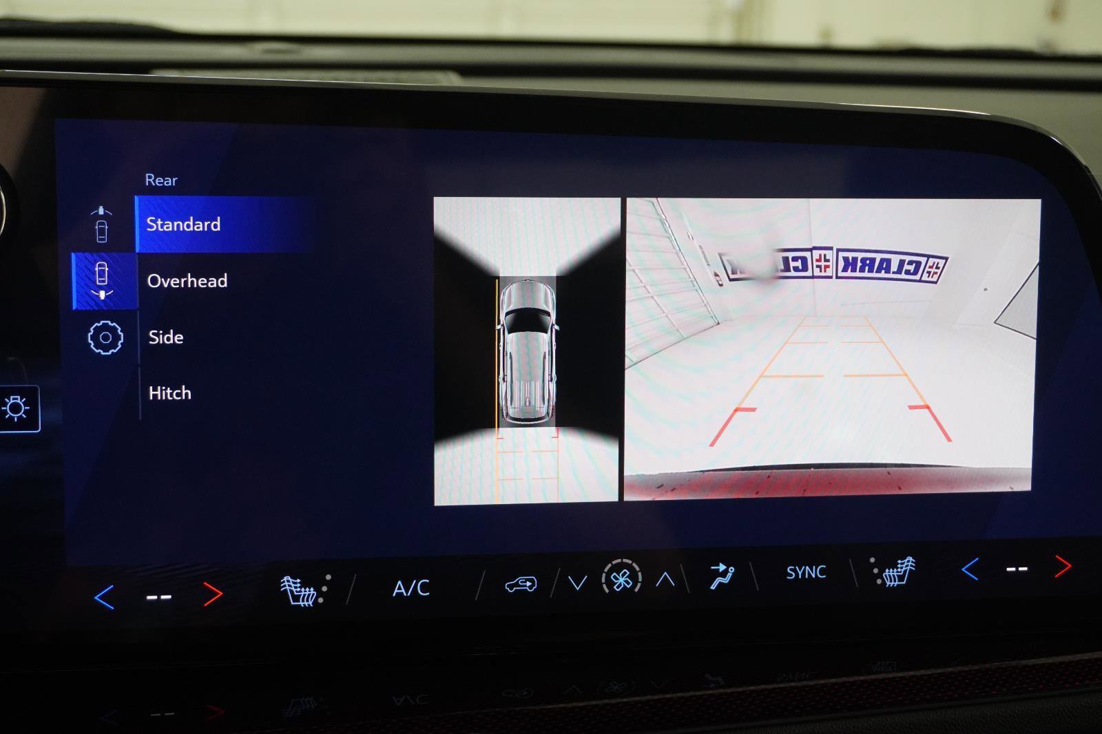 New 2026 Chevrolet Traverse Z71 w/ Enhanced Driving Package image 29