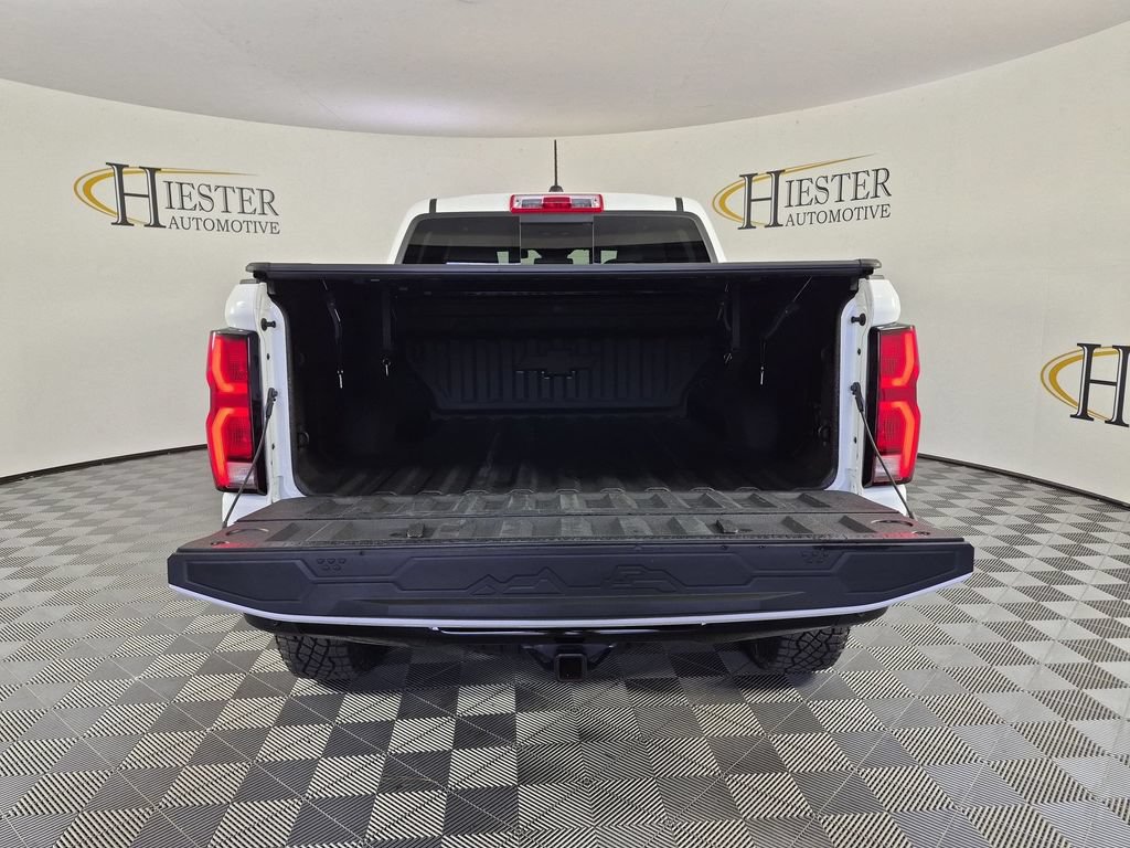 Certified 2025 Chevrolet Colorado ZR2 w/ Technology Package AWD/4WD image 37