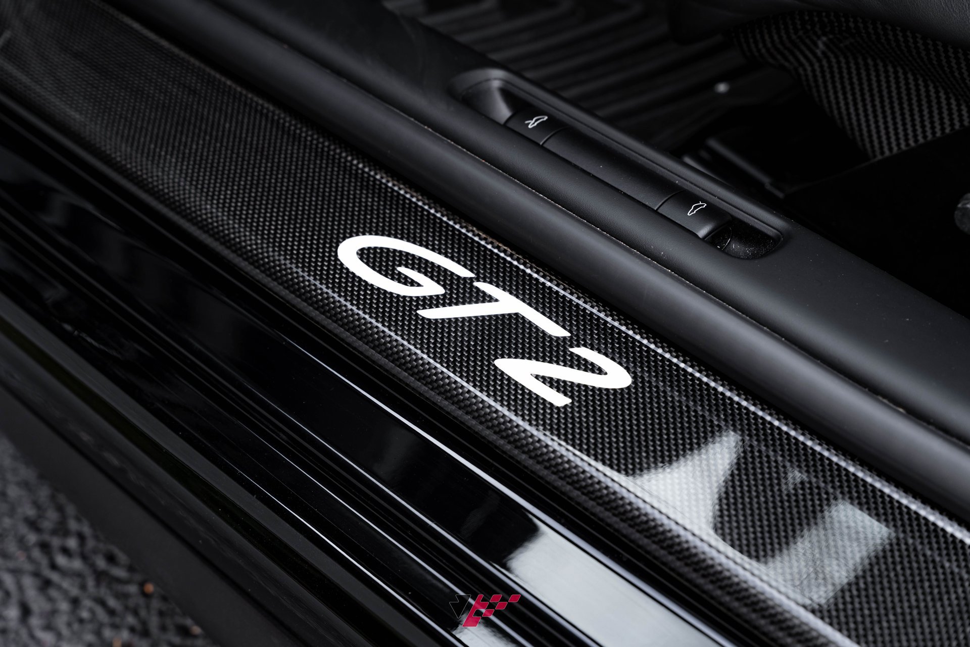 Used 2008 Porsche 911 GT2 image 39