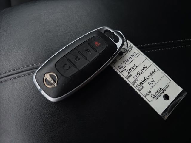 Used 2024 Nissan Pathfinder SV image 30