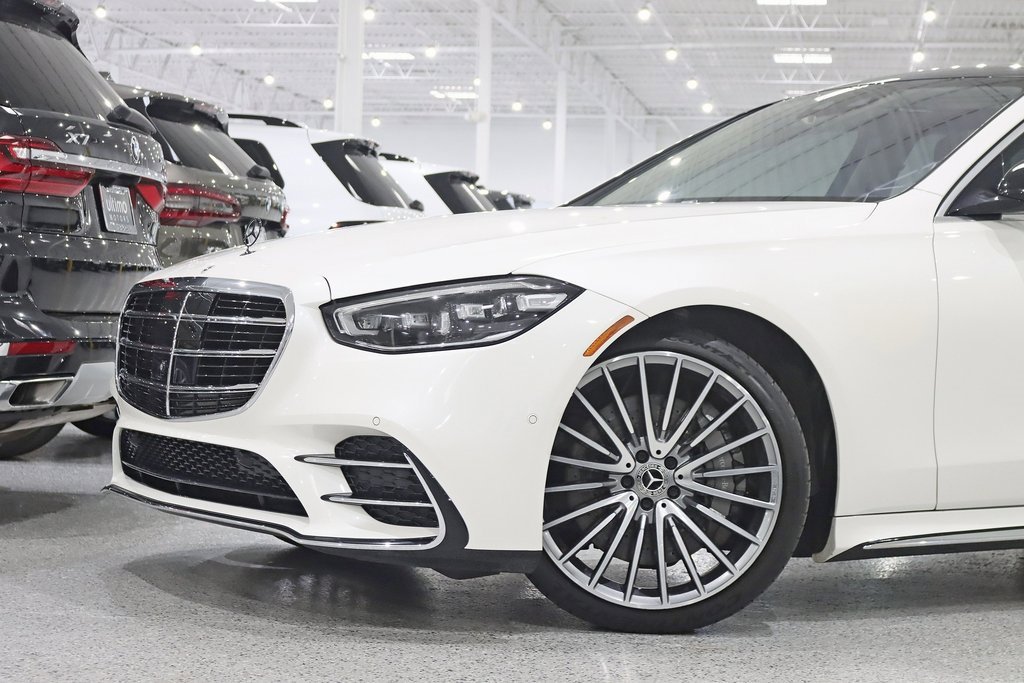 Used 2022 Mercedes-Benz S 580 4MATIC Sedan image 2