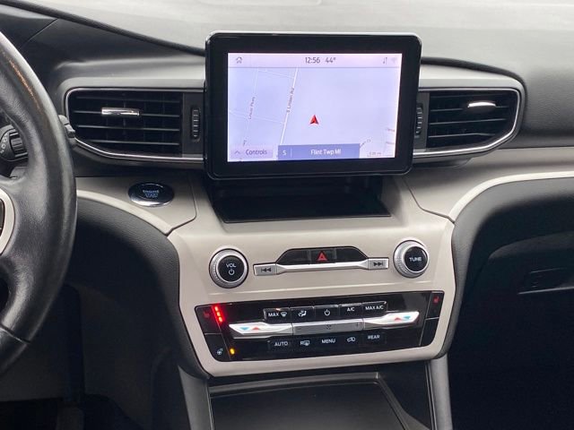 Used 2023 Ford Explorer XLT image 10