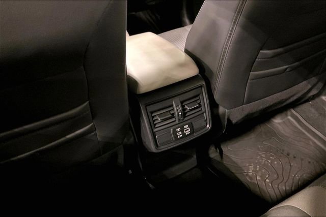 Used 2025 Subaru Forester Premium image 34