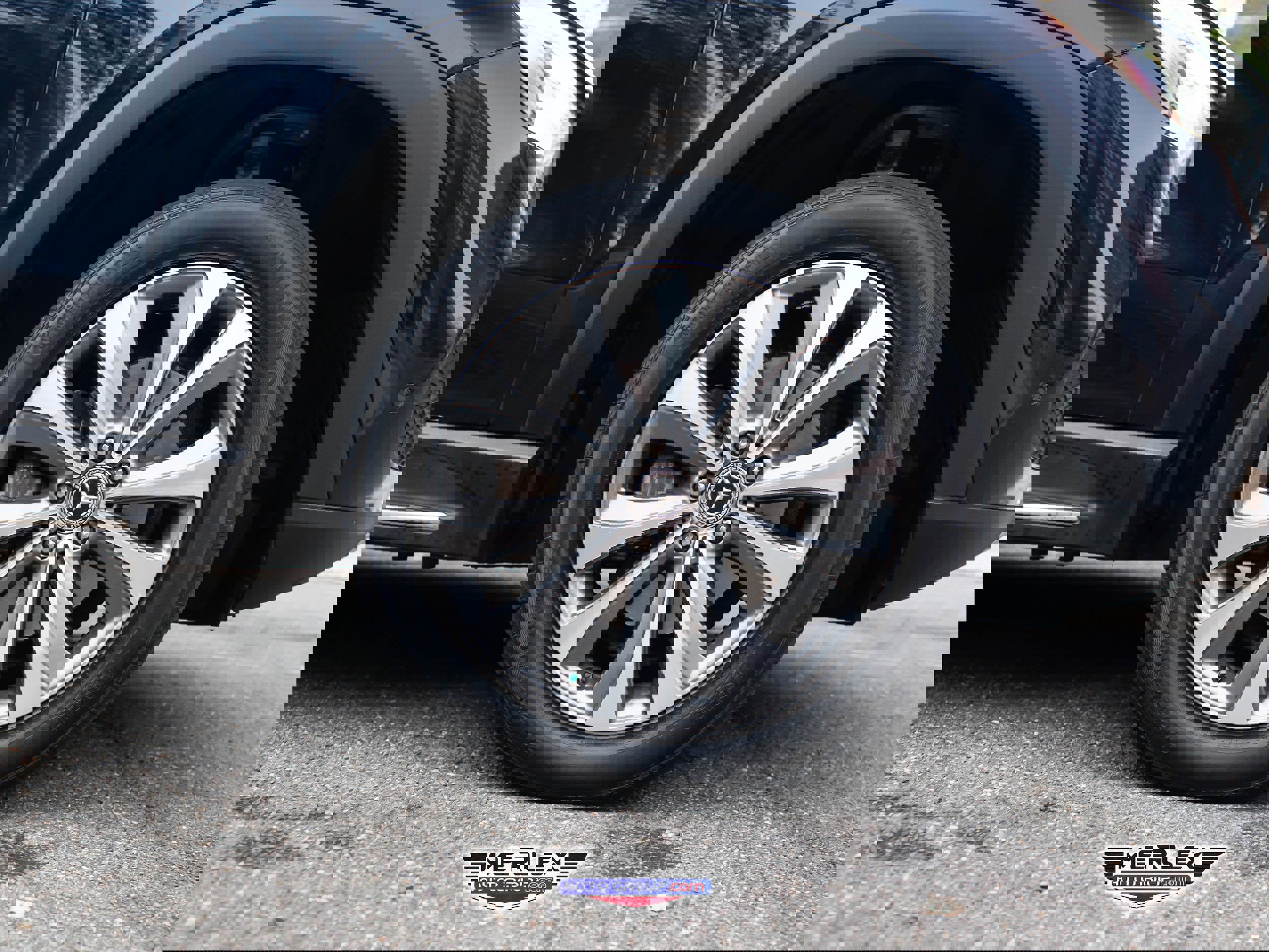 Used 2021 Mercedes-Benz GLE 350 350 4MATIC w/ Premium Package image 10