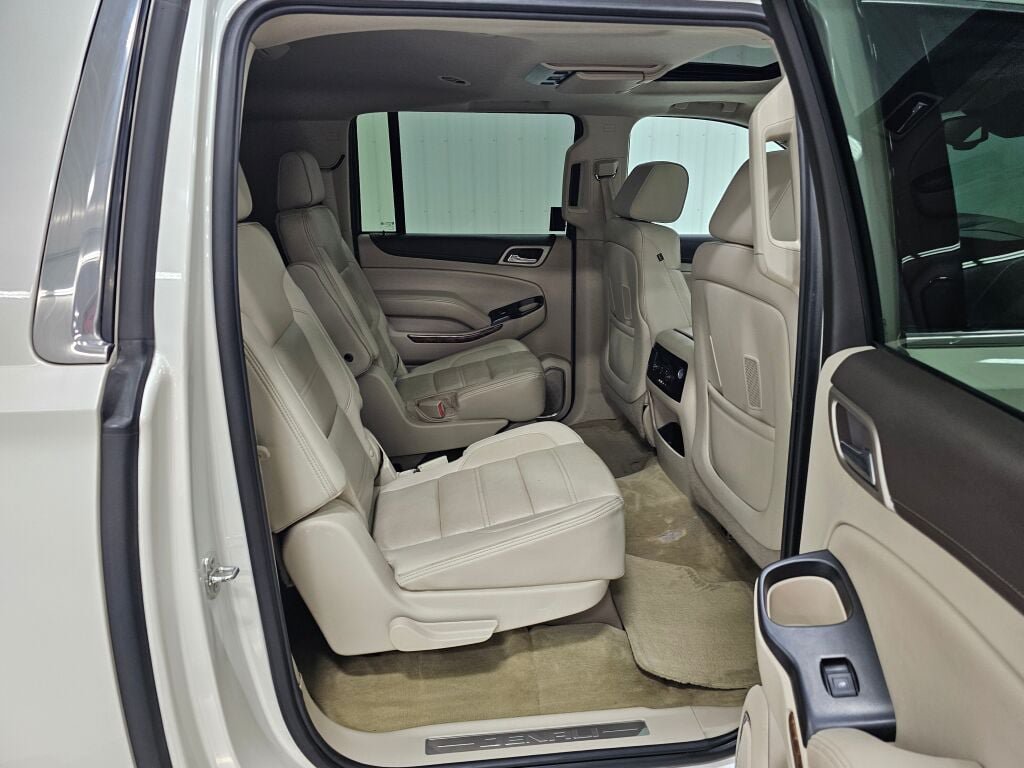 Used 2015 GMC Yukon XL Denali w/ Touring Package RWD image 20