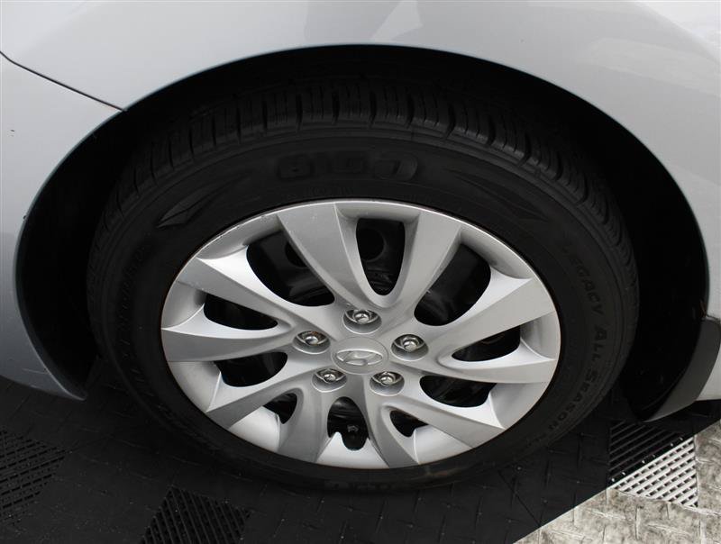 Used 2013 Hyundai Elantra GLS FWD image 19