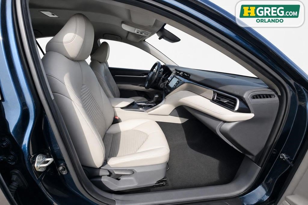 Used 2019 Toyota Camry SE FWD image 11
