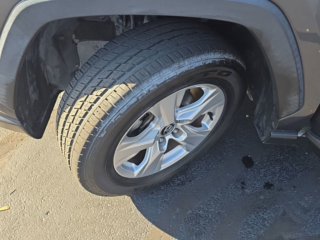 Used 2021 Toyota RAV4 XLE image 12