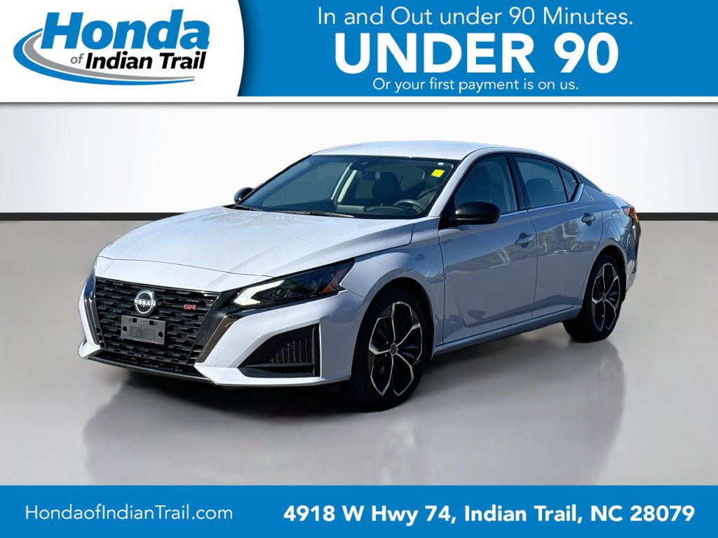 Used 2023 Nissan Altima 2.5 SR AWD/4WD image 3