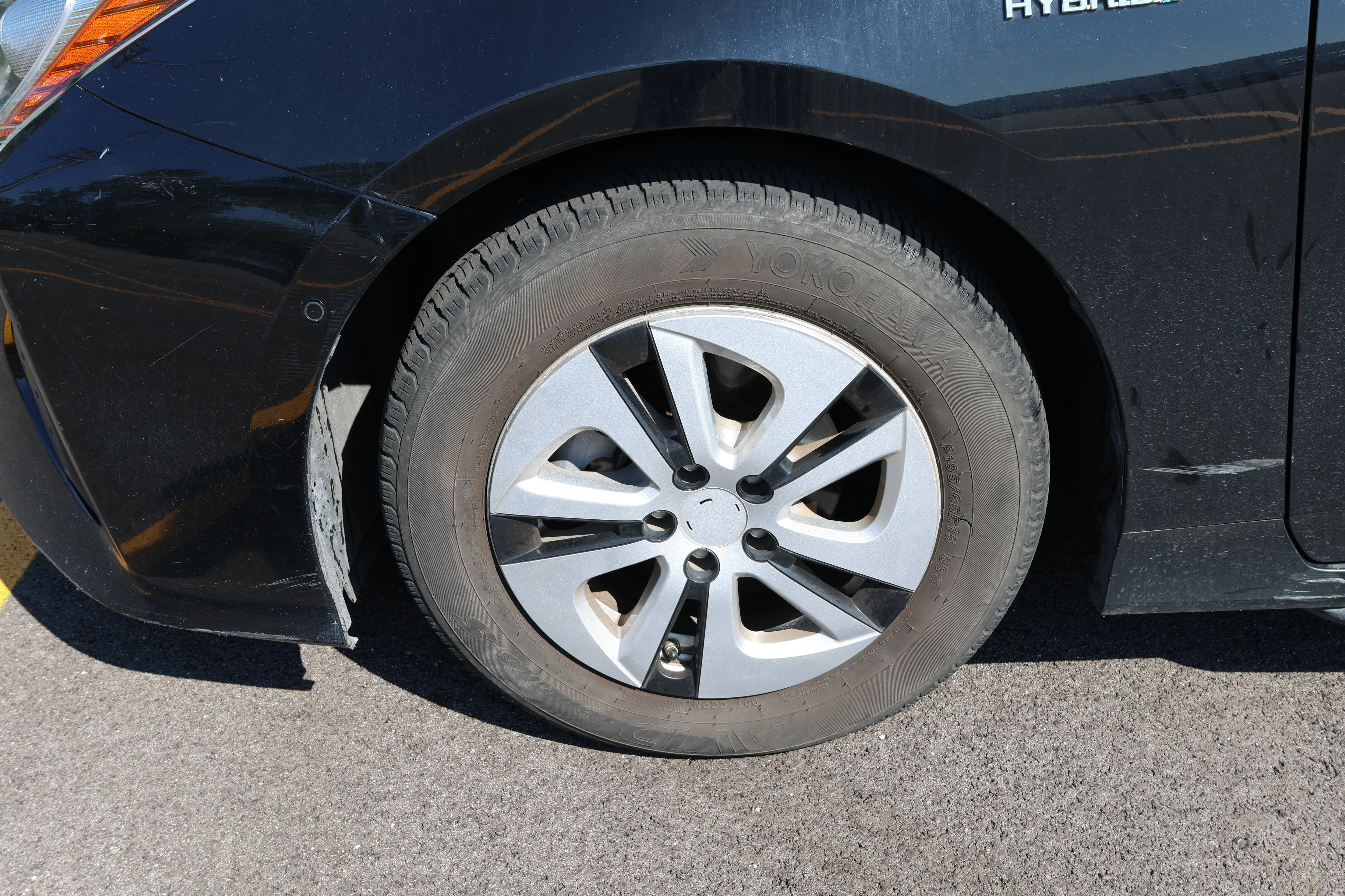 Used 2017 Toyota Prius Three FWD image 9