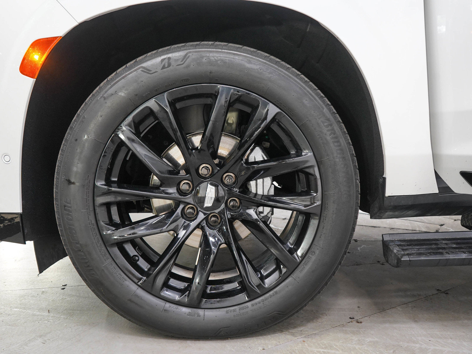 Used 2023 Cadillac Escalade ESV Sport Platinum w/ LPO, ONYX Package AWD/4WD image 34
