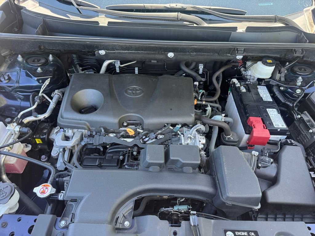 Used 2025 Toyota RAV4 XLE AWD/4WD image 23