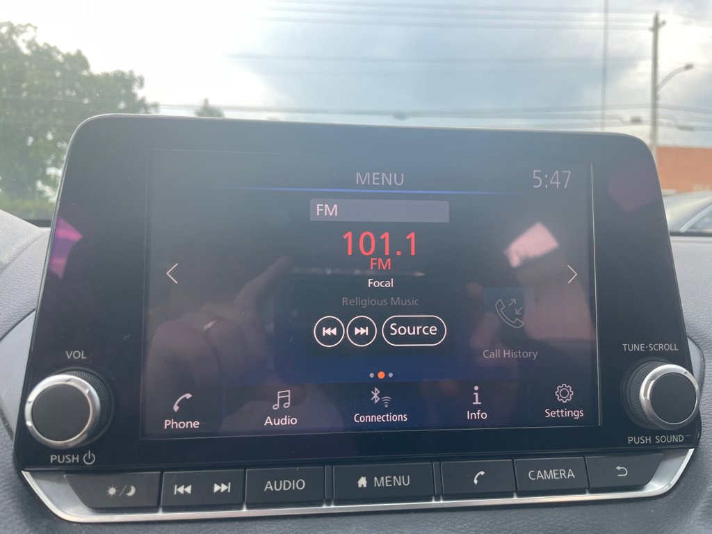 Used 2021 Nissan Sentra SV image 22