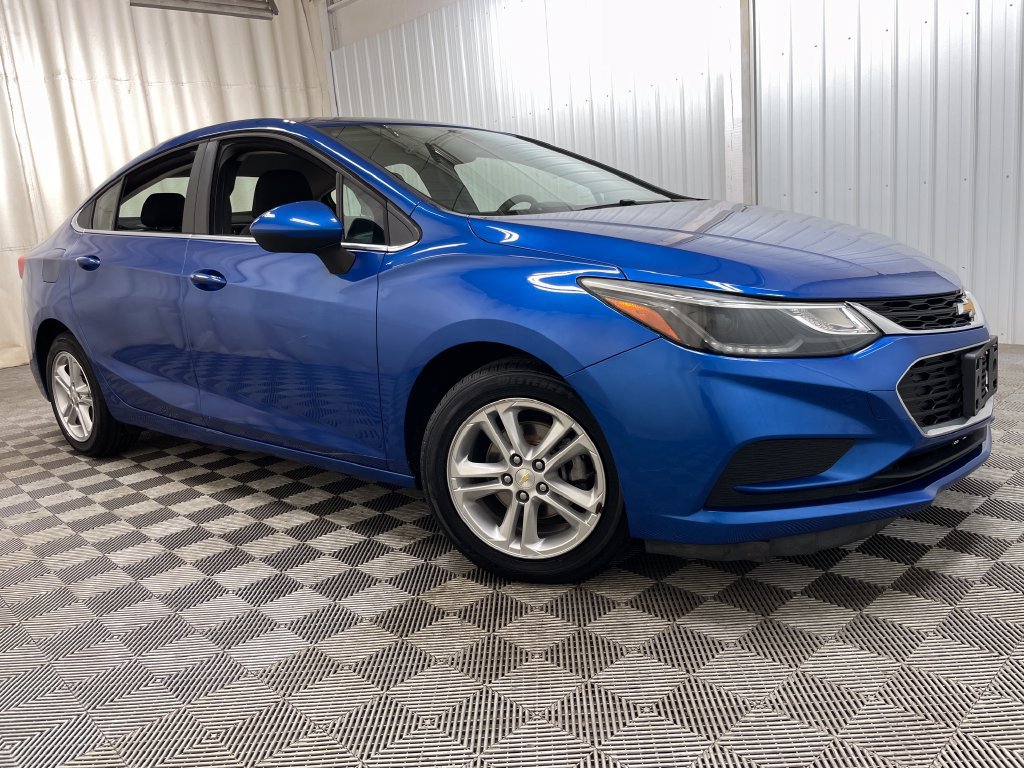 Used 2018 Chevrolet Cruze LT w/ Convenience Package FWD image 42