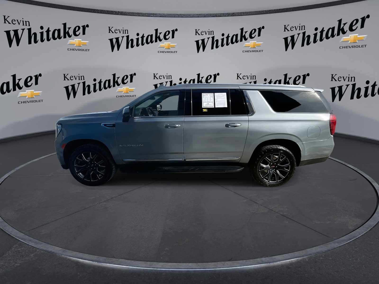 Used 2024 GMC Yukon XL SLT image 5