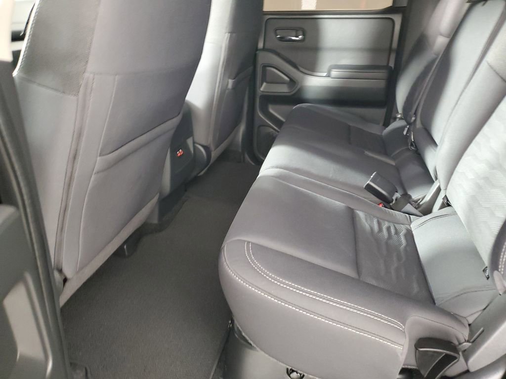 Used 2022 Nissan Frontier SV image 13