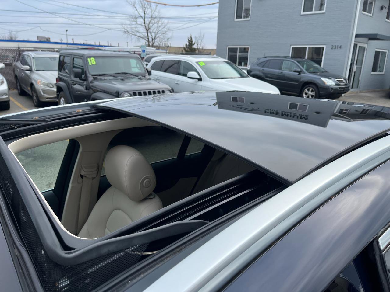 Used 2019 Mercedes-Benz GLC 300 4MATIC w/ Premium Package image 41