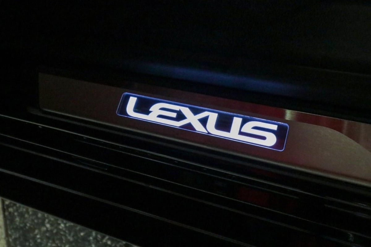 Used 2022 Lexus ES 350 Ultra Luxury w/ Accessory Package 2 FWD image 16