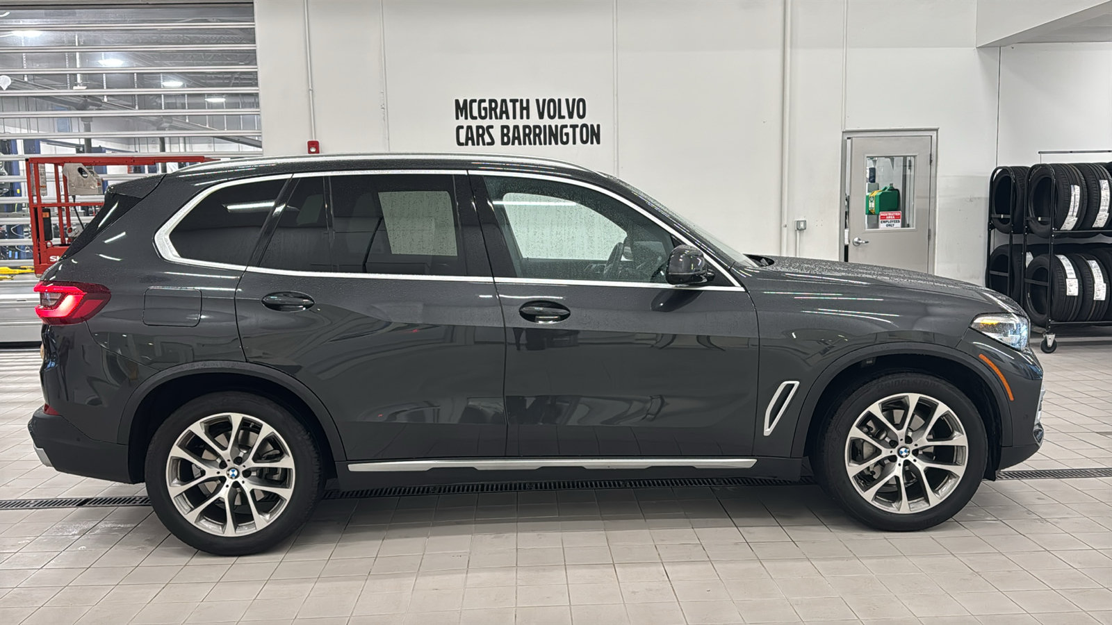 Used 2023 BMW X5 xDrive40i w/ Premium Package AWD/4WD image 4
