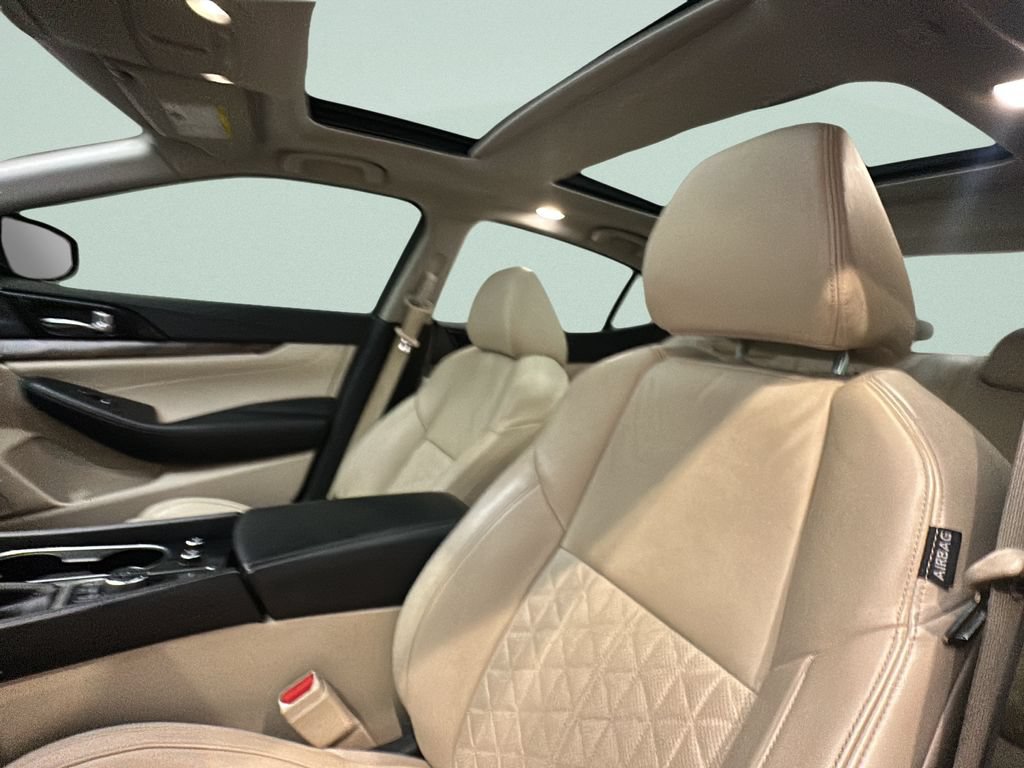 Used 2016 Nissan Maxima Platinum FWD image 14