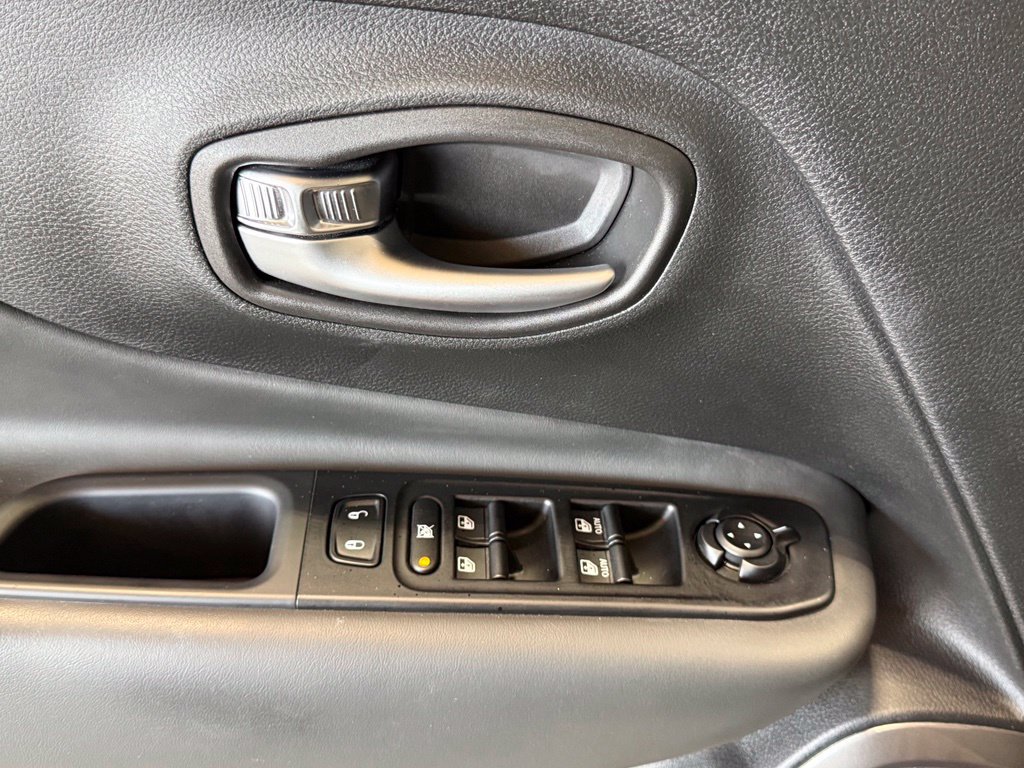 Certified 2022 Jeep Renegade Limited AWD/4WD image 30