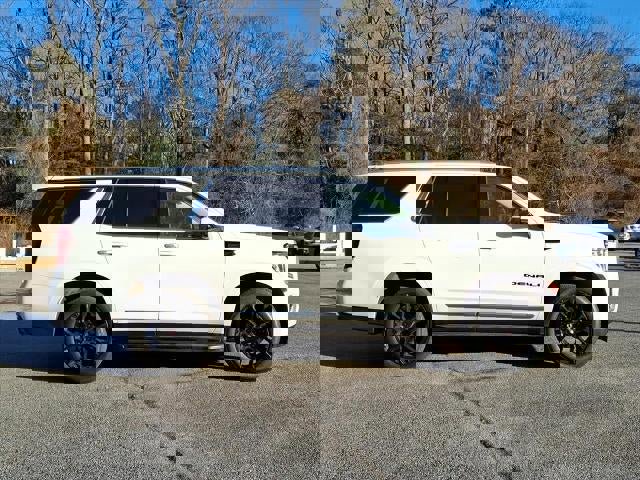 Certified 2022 GMC Yukon Denali image 2