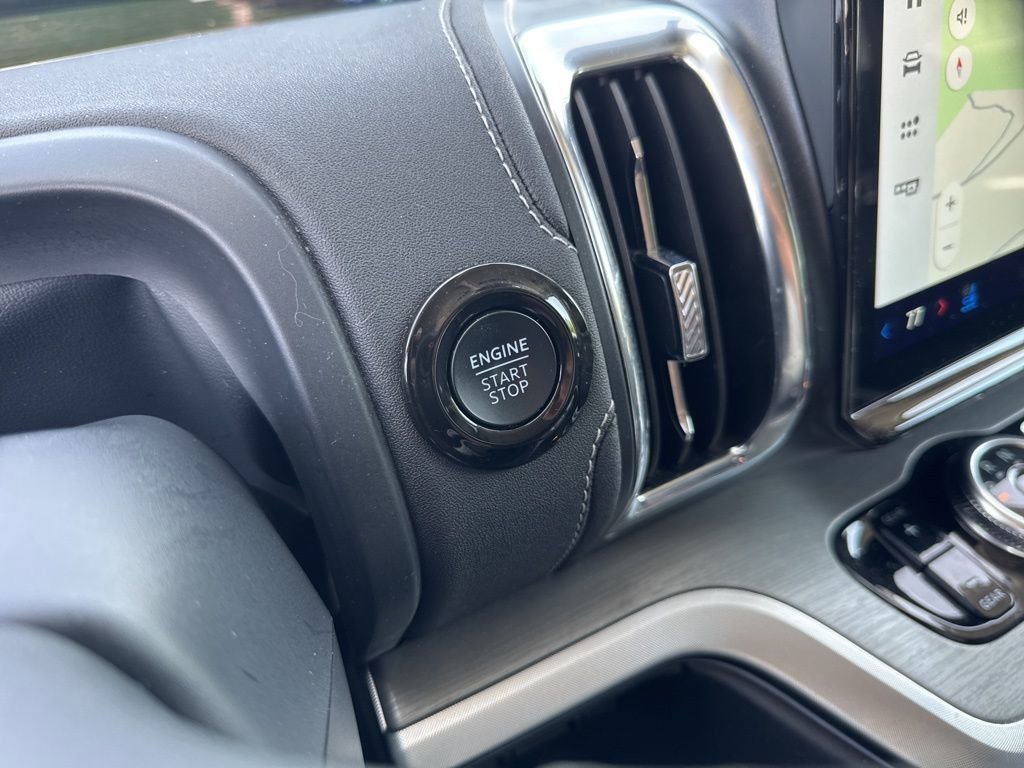 Used 2025 Ford Expedition Platinum AWD/4WD image 16