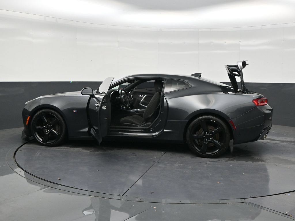 Used 2018 Chevrolet Camaro SS RWD image 30