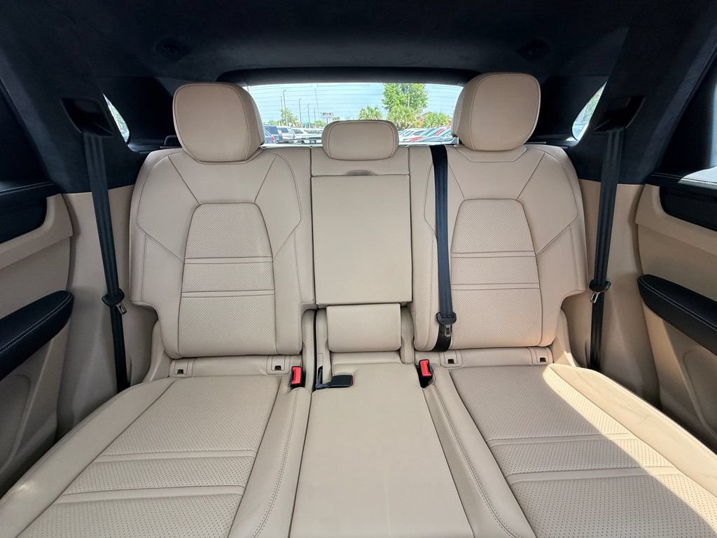Used 2023 Porsche Cayenne GTS AWD/4WD image 20
