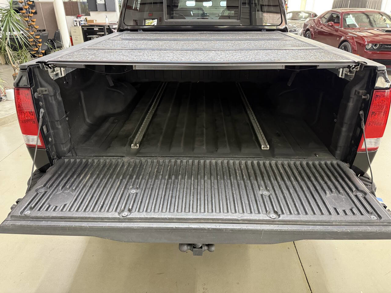 Used 2010 Nissan Titan PRO-4X w/ Pro-4x Leather Pkg AWD/4WD image 9