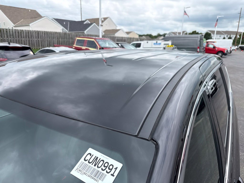Used 2025 Chrysler Pacifica Select FWD image 2