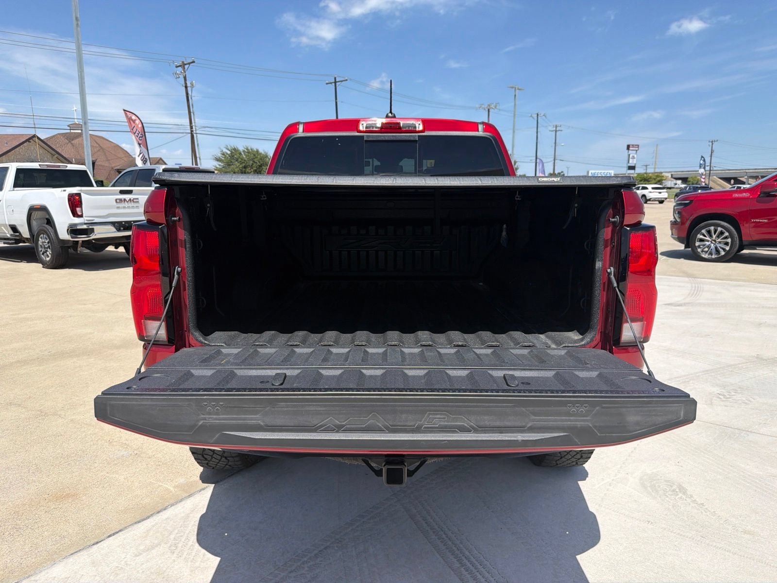 Used 2024 Chevrolet Colorado ZR2 w/ Technology Package AWD/4WD image 17