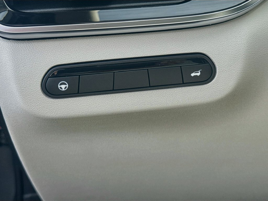 New 2027 INFINITI QX60 Luxe w/ Cargo Package FWD image 10