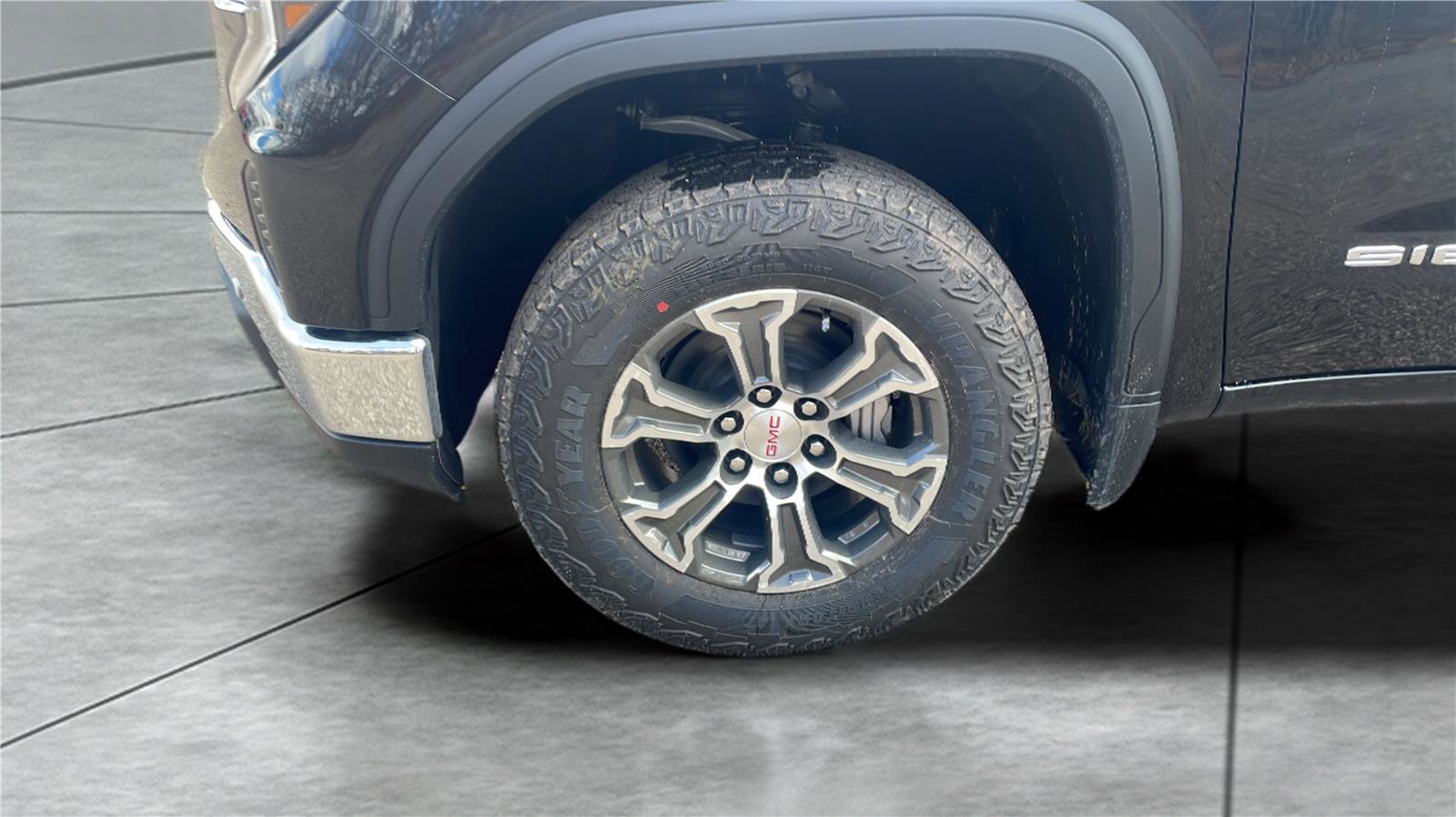 New 2026 GMC Sierra 1500 SLE image 24