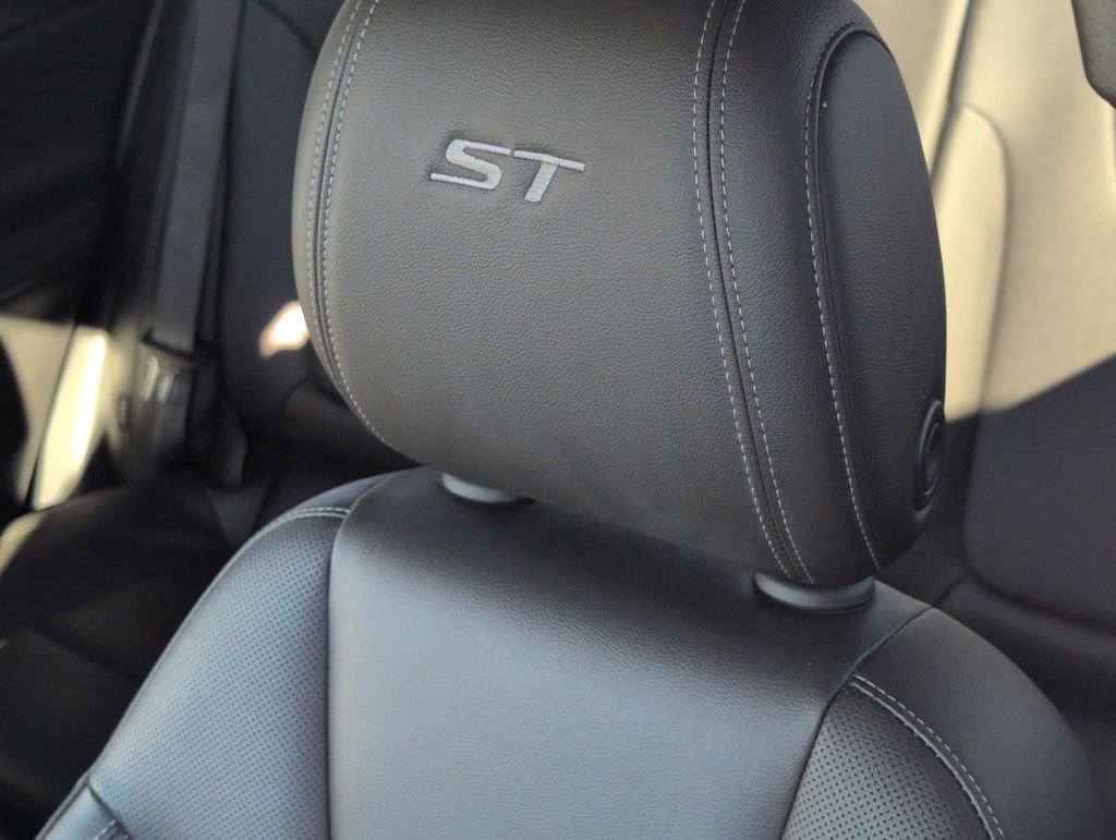 Used 2024 Buick Encore GX Sport Touring image 19