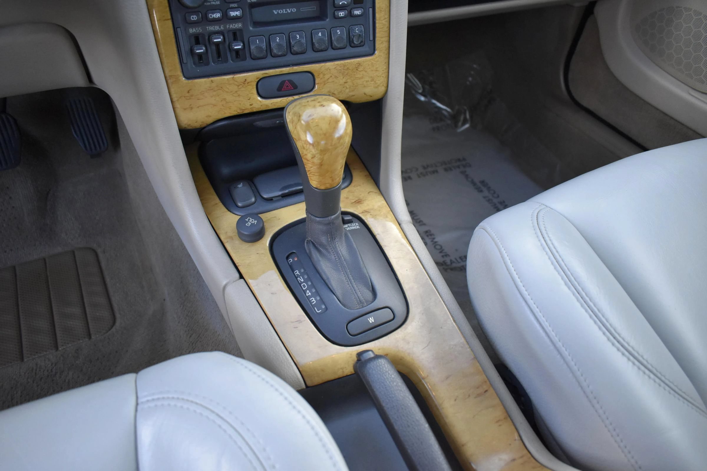 Used 2004 Volvo C70 LT FWD image 22