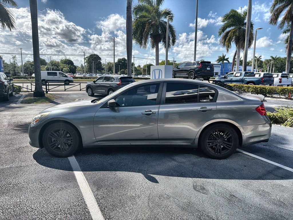 Used 2013 INFINITI G37 Journey RWD image 4