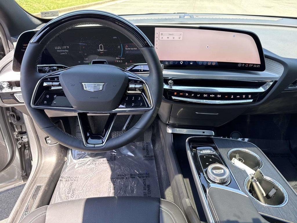 Certified 2025 Cadillac Lyriq Luxury w/ LPO, Floor Liner Package AWD/4WD image 31