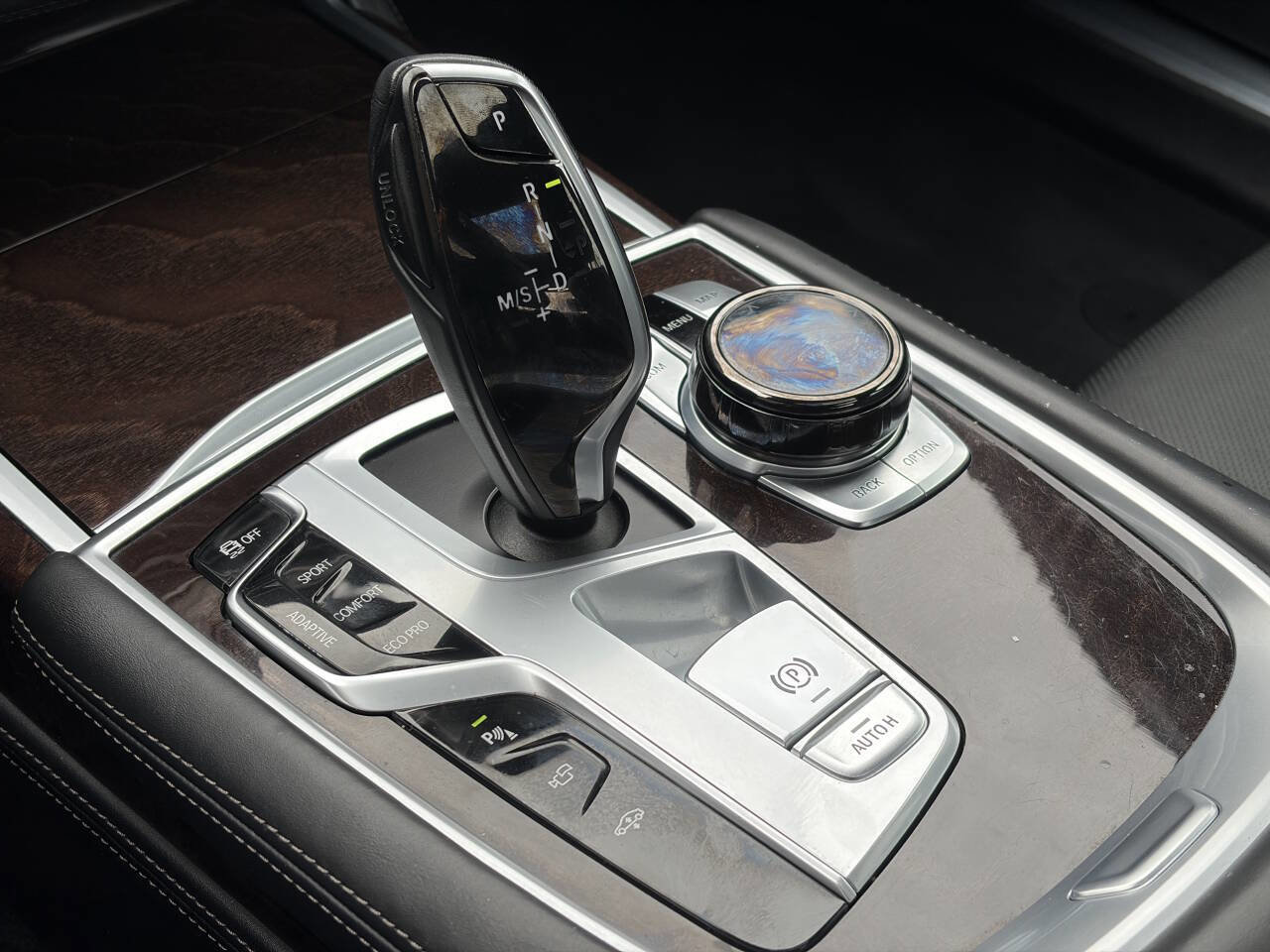 Used 2017 BMW 750i xDrive image 39