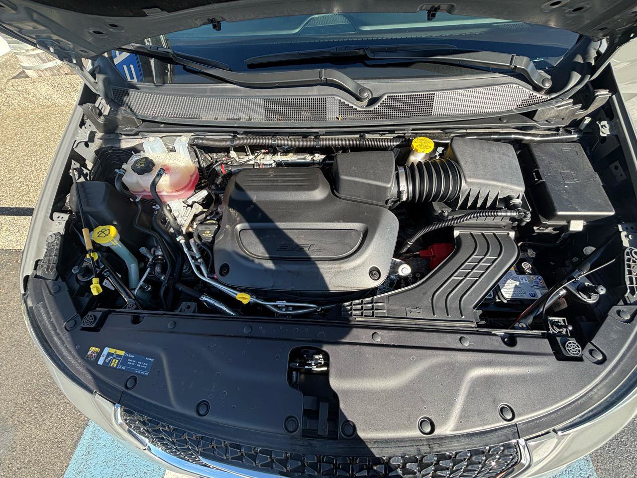Used 2025 Chrysler Pacifica Select FWD image 36
