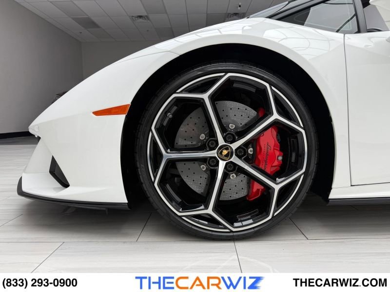 Used 2020 Lamborghini Huracan EVO image 11