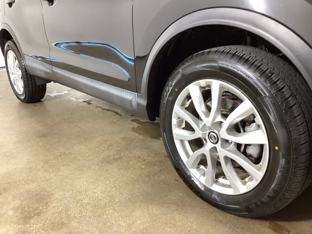 Used 2020 Nissan Rogue Sport SV FWD image 6