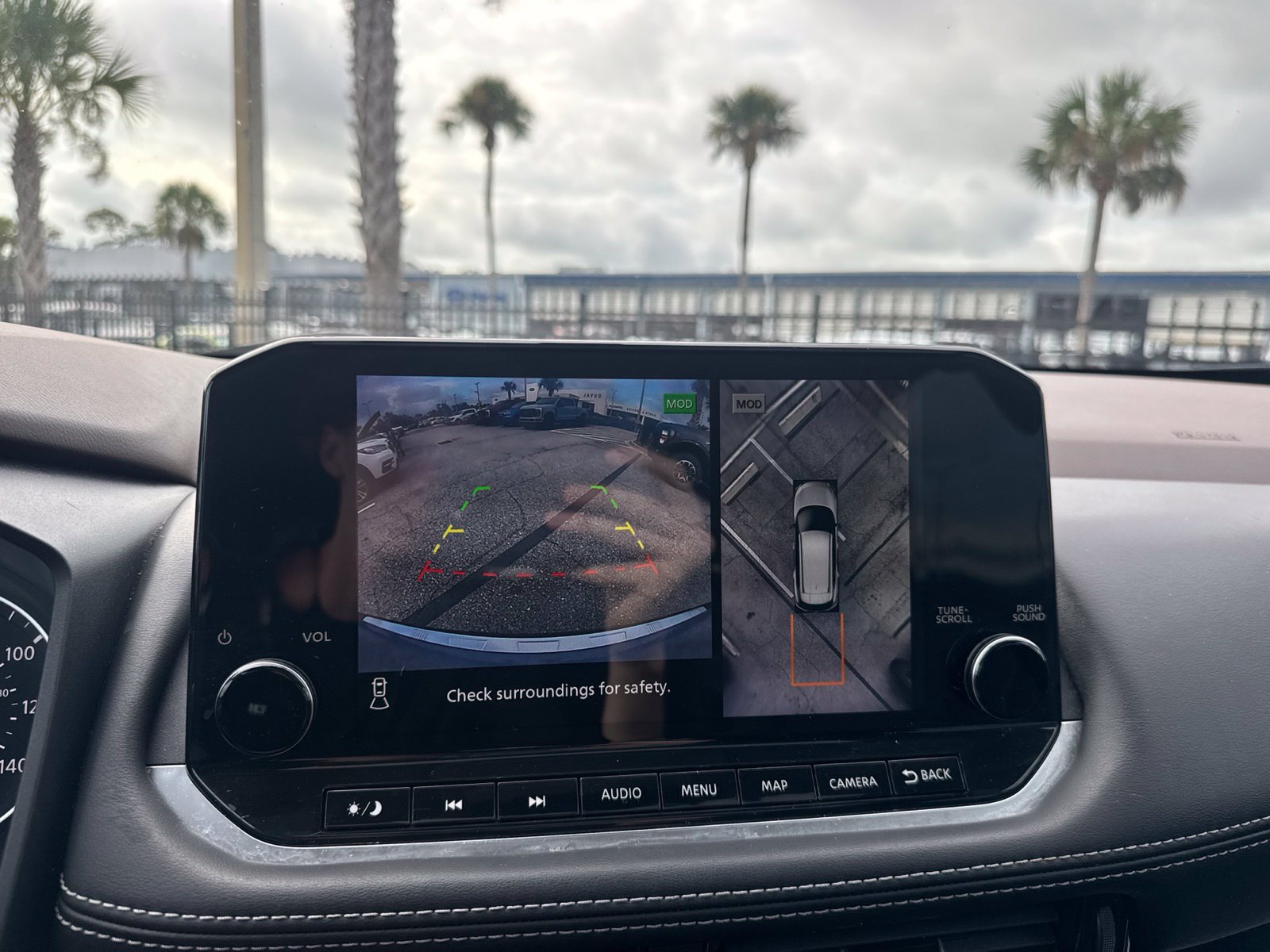 Used 2022 Nissan Rogue SL w/ SL Premium Package FWD image 29