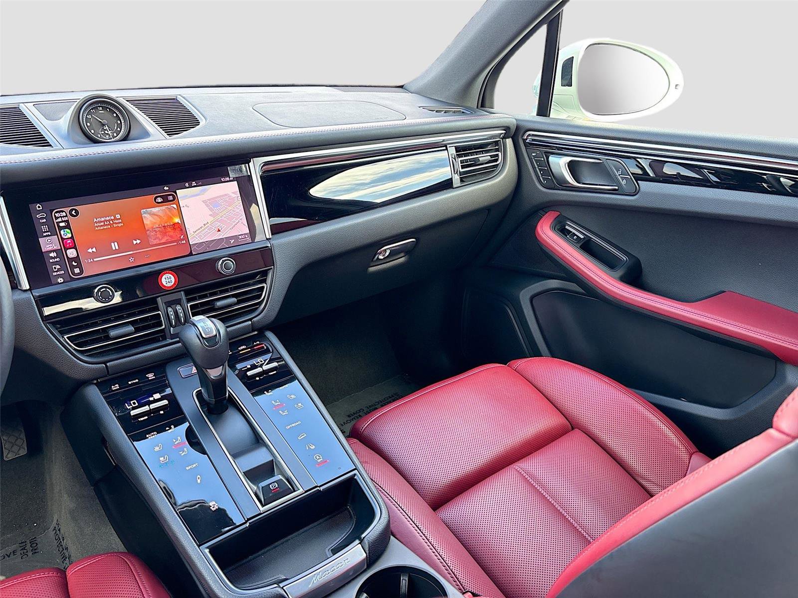 Used 2023 Porsche Macan S image 24