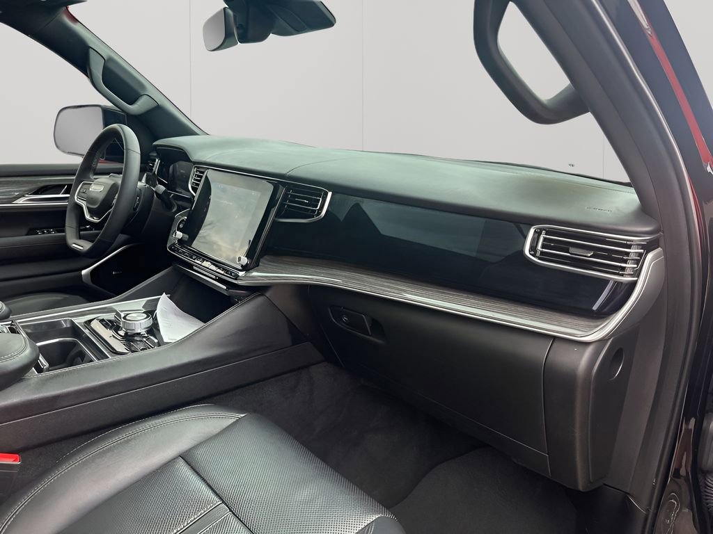 Used 2022 Jeep Wagoneer Series III w/ Premium Group I image 14