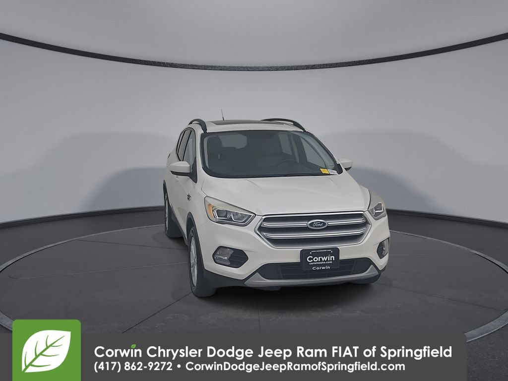 Used 2017 Ford Escape SE w/ SE Leather Comfort Package AWD/4WD image 4