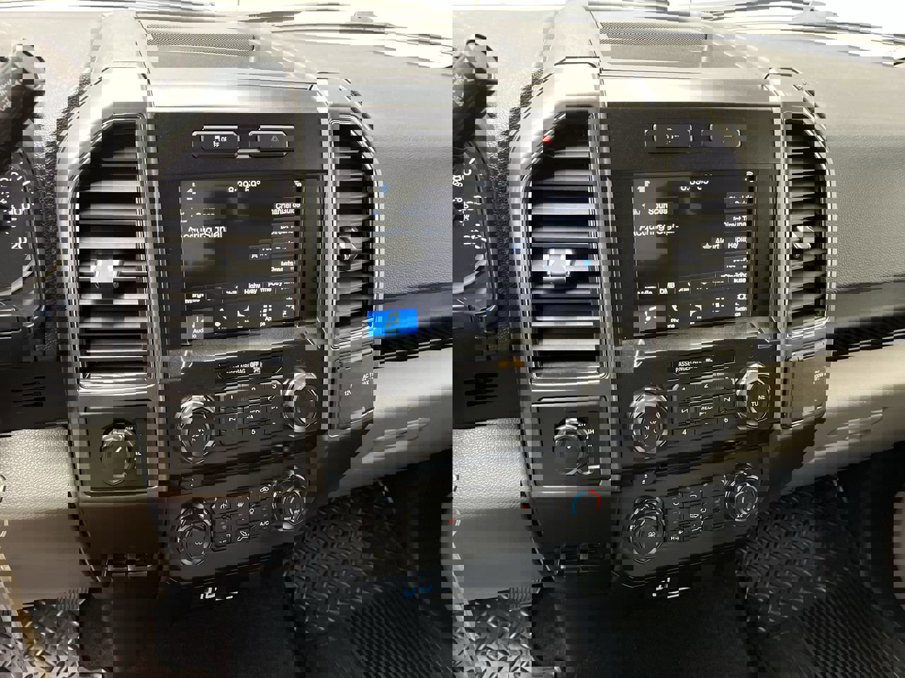 Used 2017 Ford F150 XLT w/ Equipment Group 302A Luxury image 26